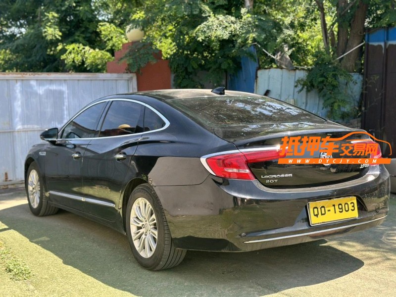 青岛17年别克君越9