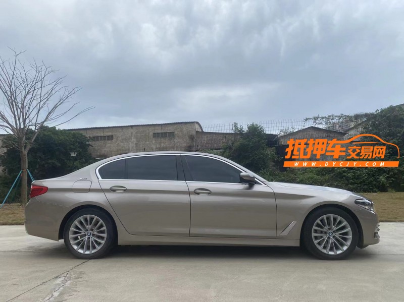 佛山19年宝马5系新能源3