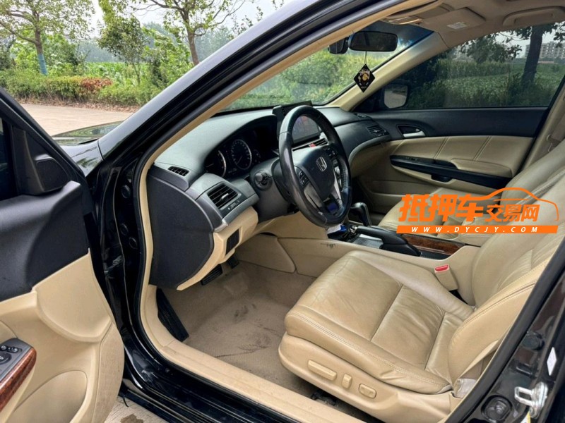 盐城11年本田雅阁6