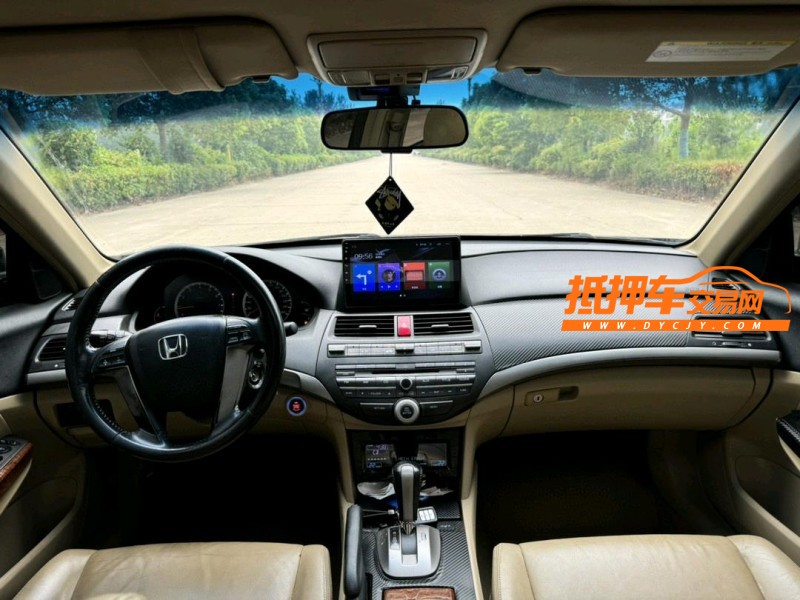 盐城11年本田雅阁8