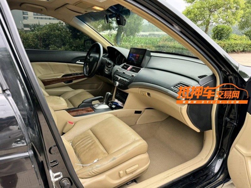 盐城11年本田雅阁9