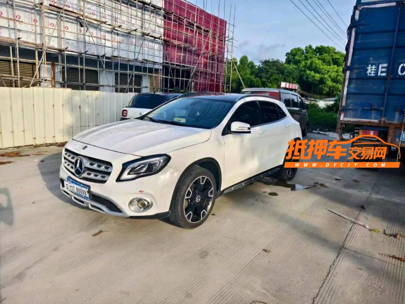 防城港17年奔馳GLA5