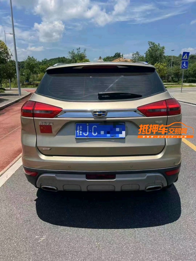 崇左17年吉利博越4