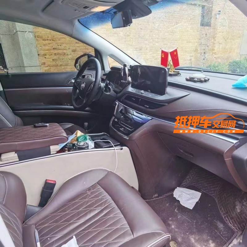 济宁21年别克GL86