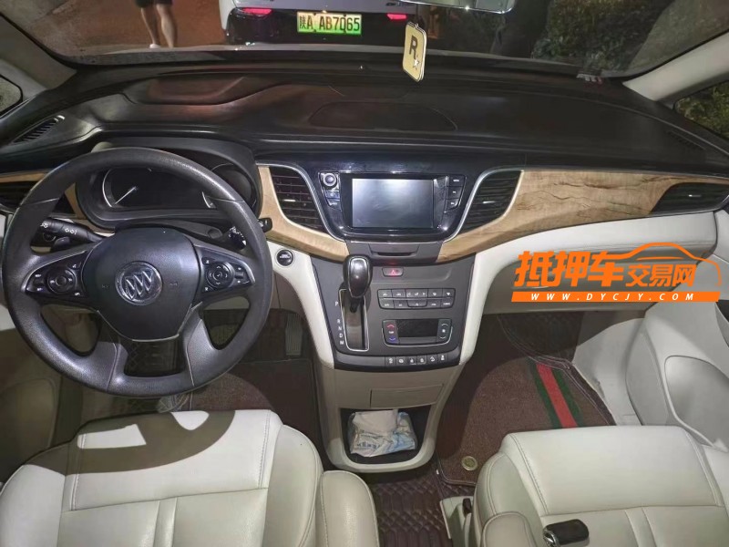 济宁19年别克GL82