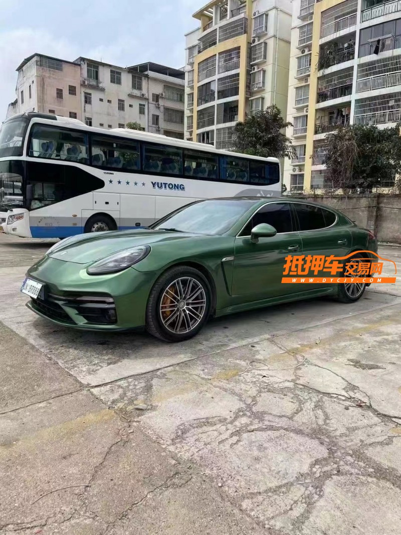济宁12年保时捷帕拉梅拉2