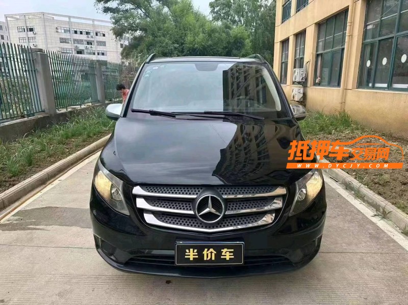 武汉18年奔驰威霆1