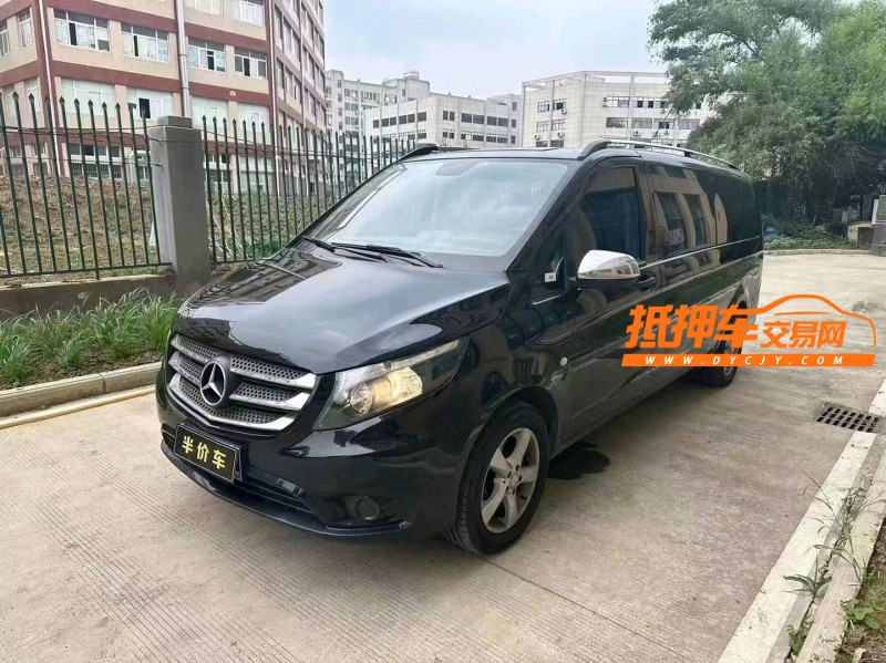 武汉18年奔驰威霆2