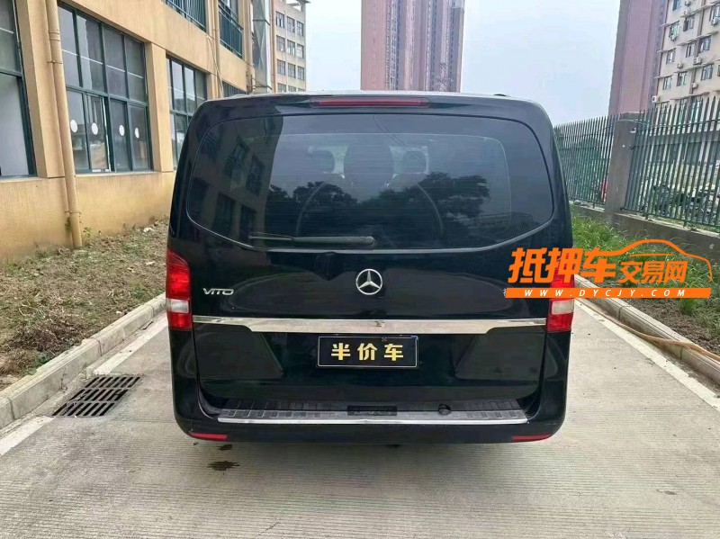 武汉18年奔驰威霆5