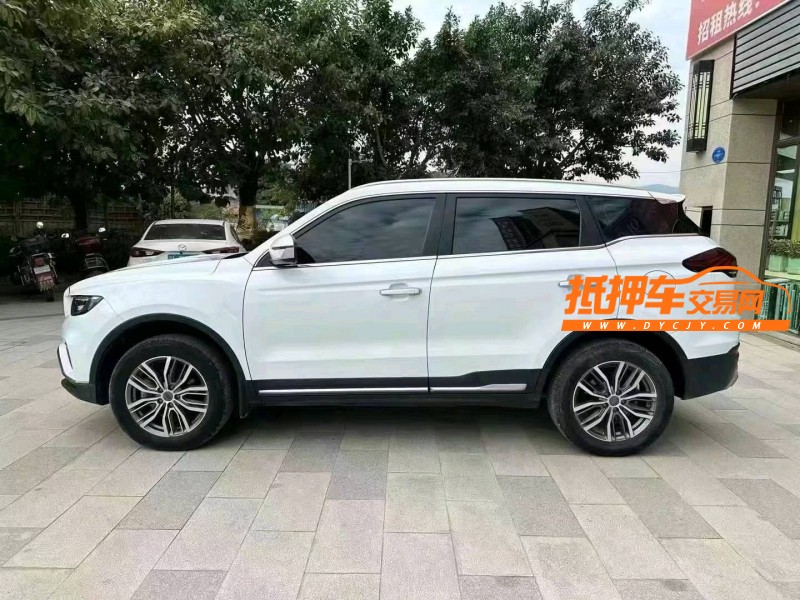 龍巖19年吉利博越4