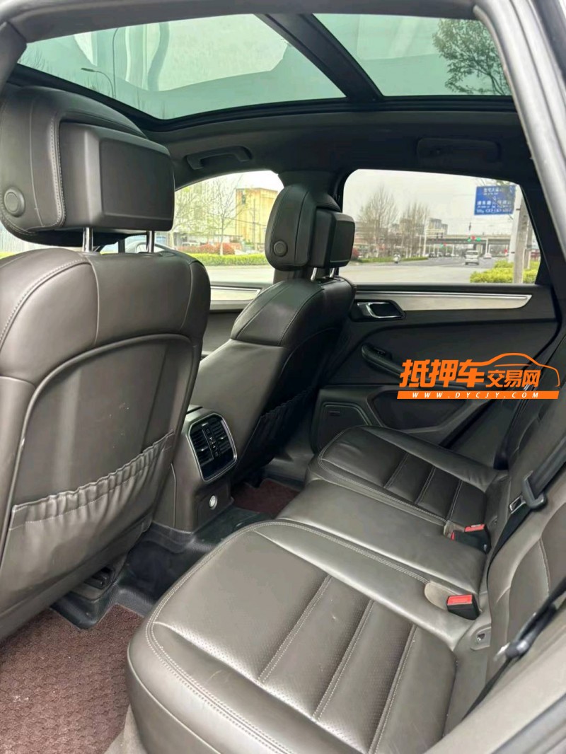 宿迁16年保时捷Macan5