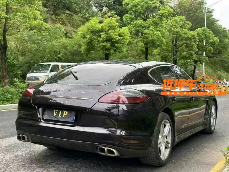 广州10年保时捷帕拉梅拉8