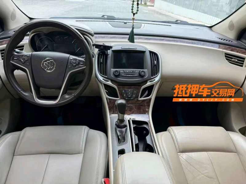 青岛15年别克君越5