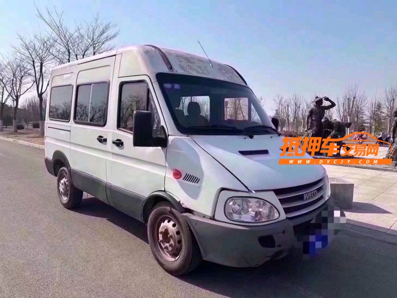 济宁18年依维柯Ouba4