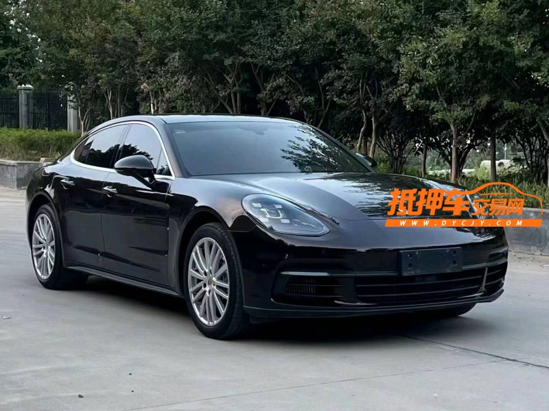 青岛19年保时捷帕拉梅拉2