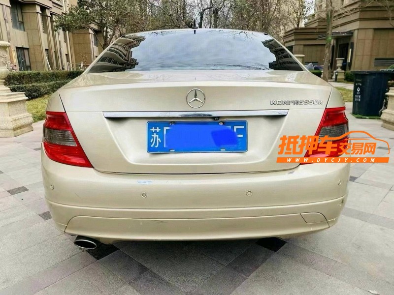 青岛11年奔驰C4
