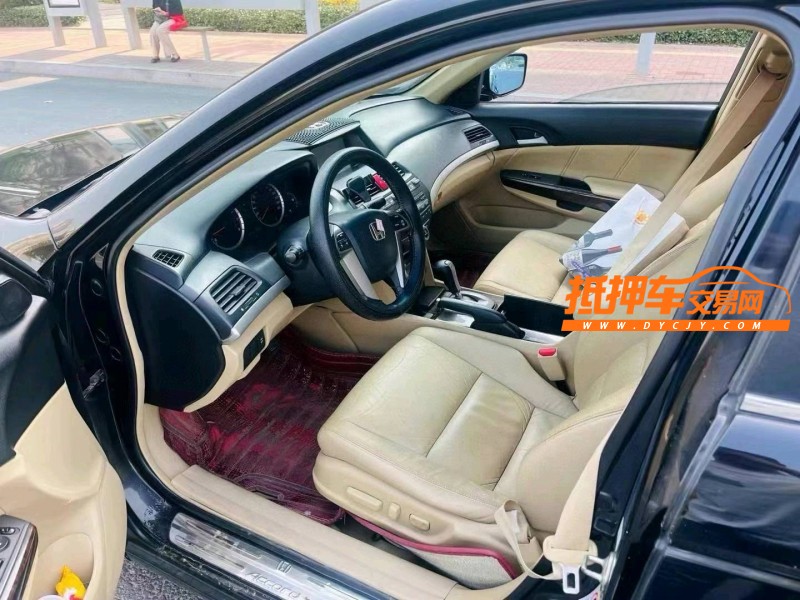 青岛10年本田雅阁5