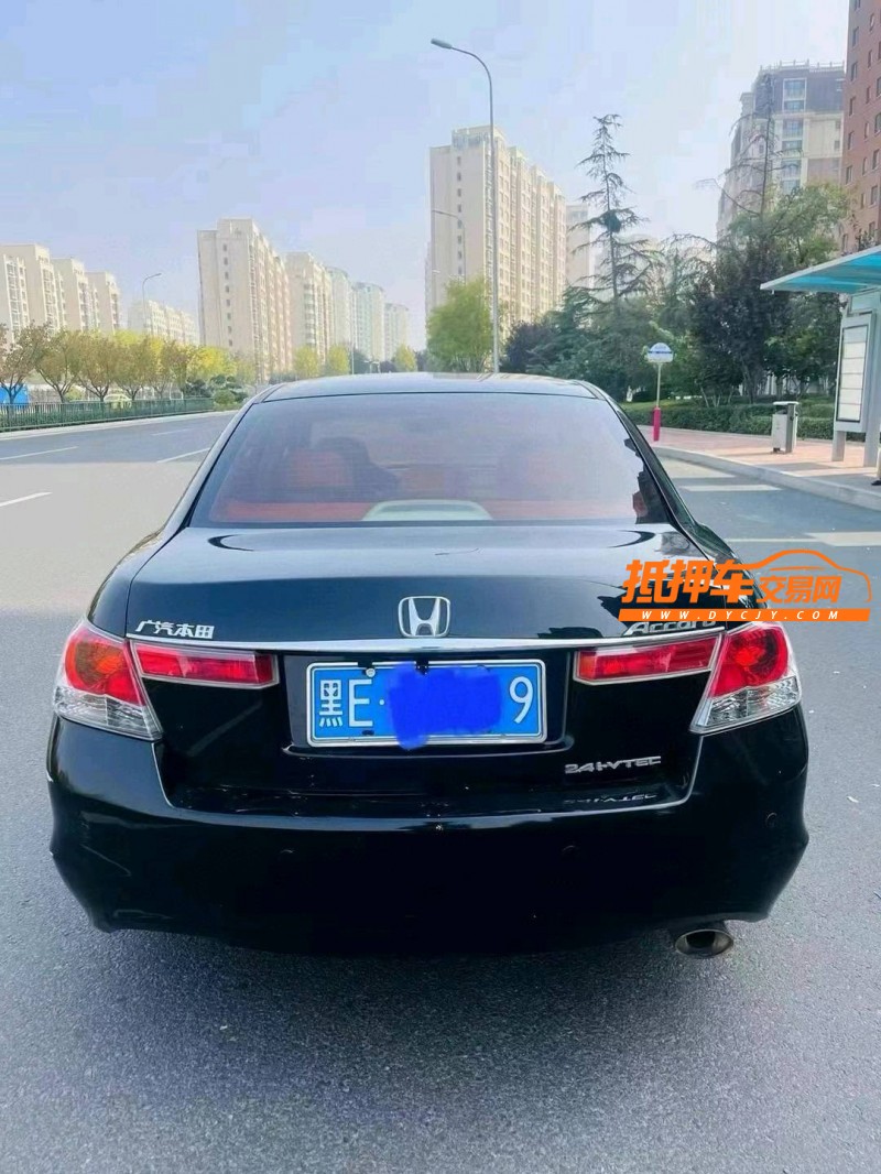 青岛10年本田雅阁6