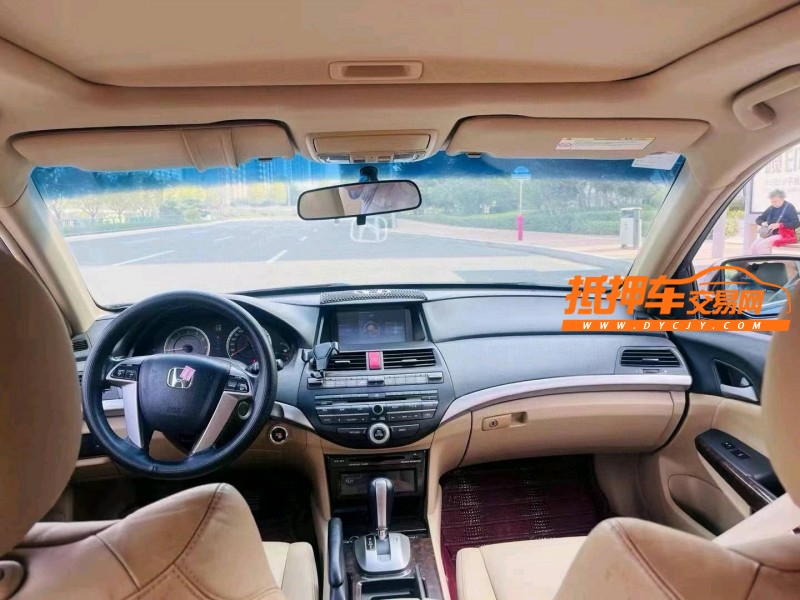青岛10年本田雅阁7