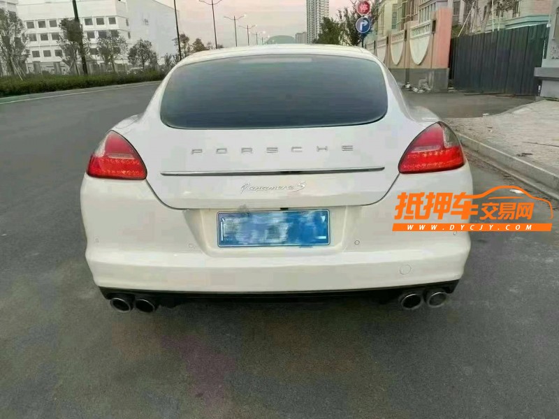 紹興12年保時捷帕拉梅拉4