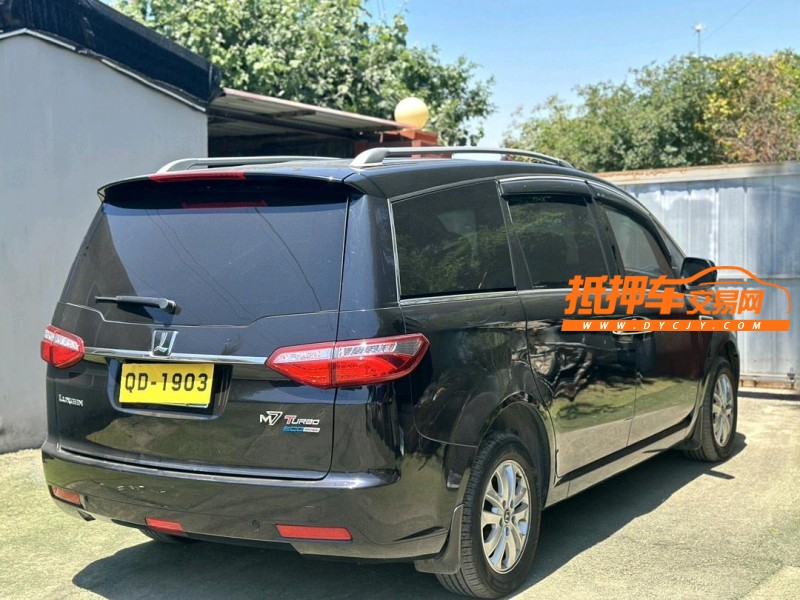 青岛17年纳智捷大7 MPV9