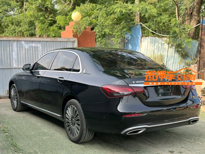 青岛22年奔驰E8