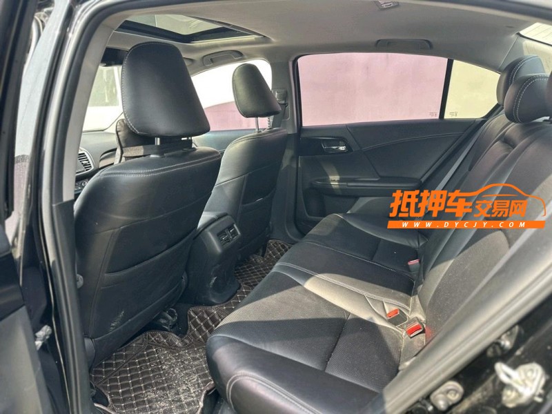青岛18年本田雅阁5