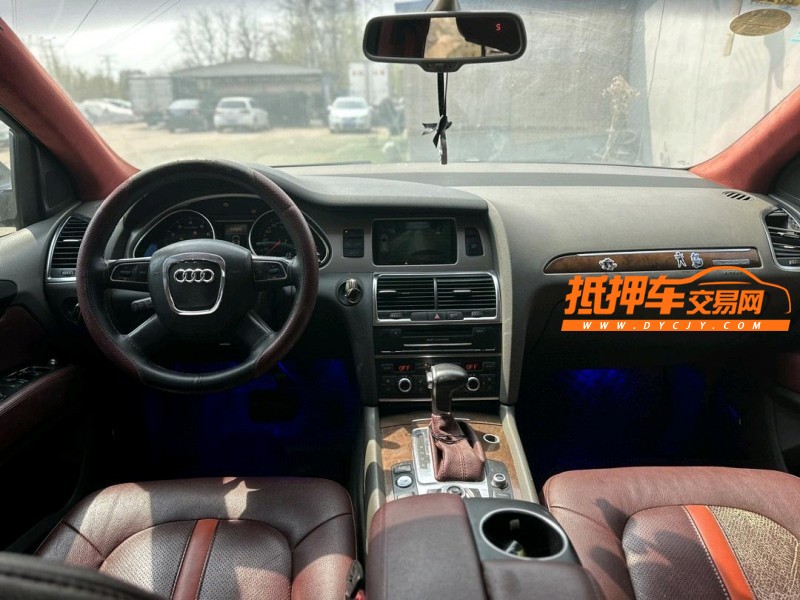 青岛11年奥迪Q76
