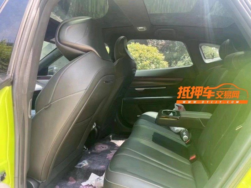 青島22年小鵬汽車p75