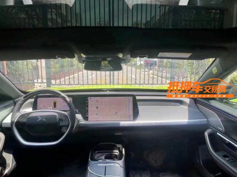 青島22年小鵬汽車p76
