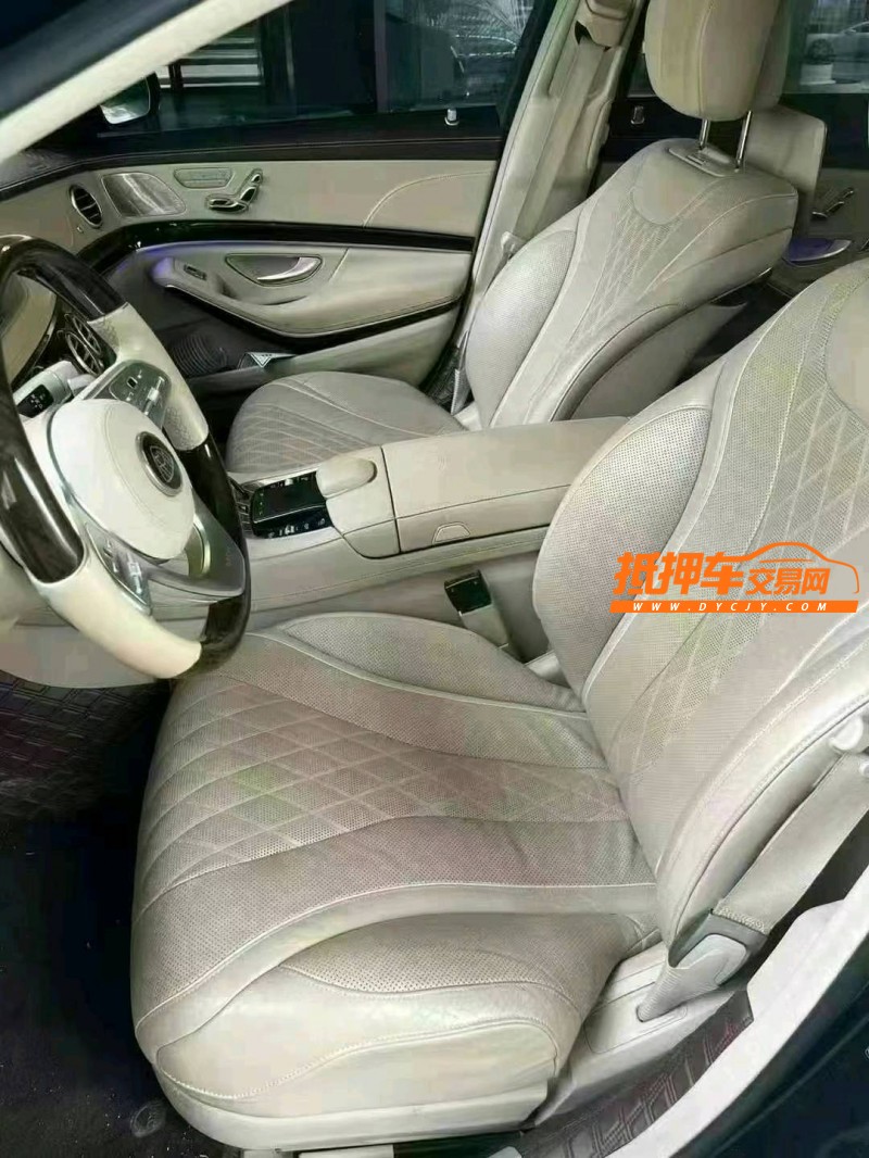 徐州19年奔驰迈巴赫S级4