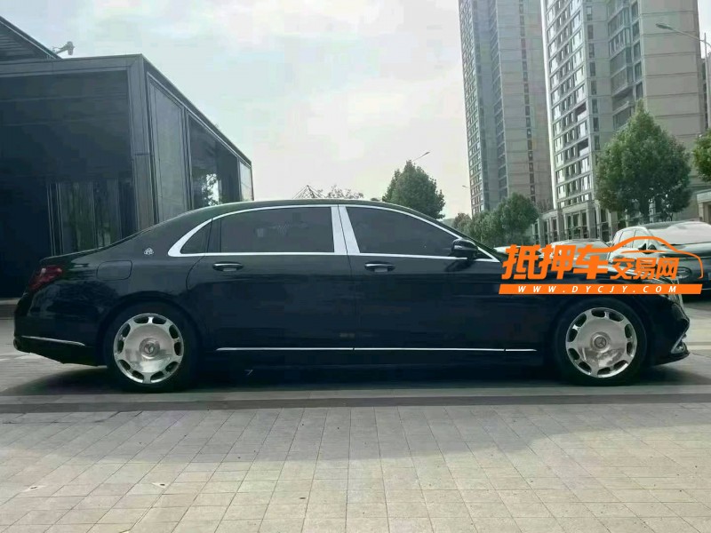 徐州19年奔驰迈巴赫S级8