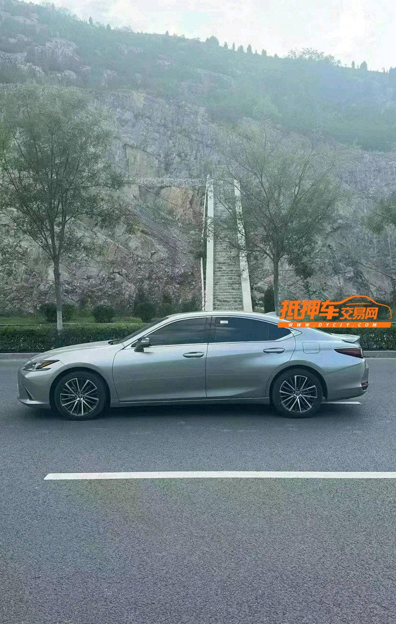 济宁23年雷克萨斯ES4