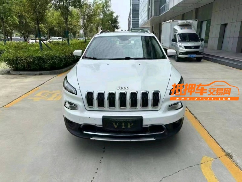 济宁17年Jeep自由光1