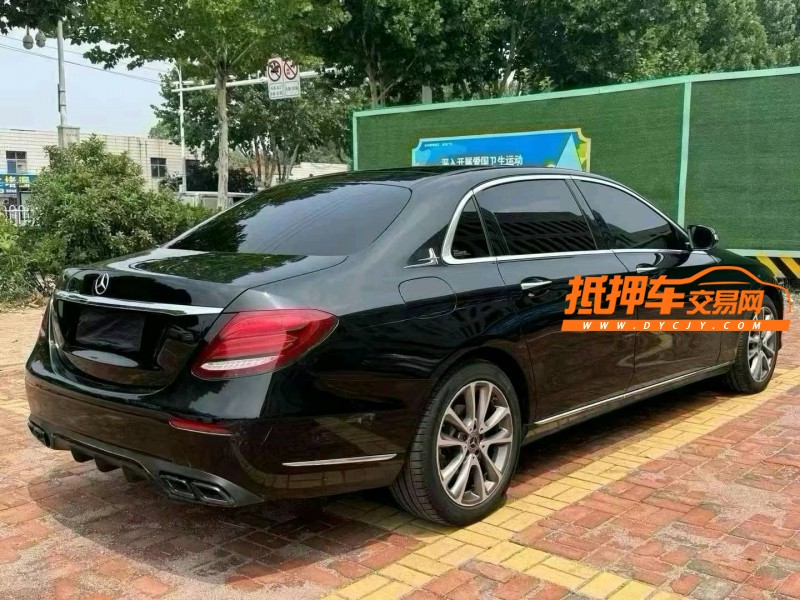 泰安20年奔馳E8