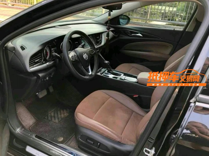 潍坊18年别克君威5