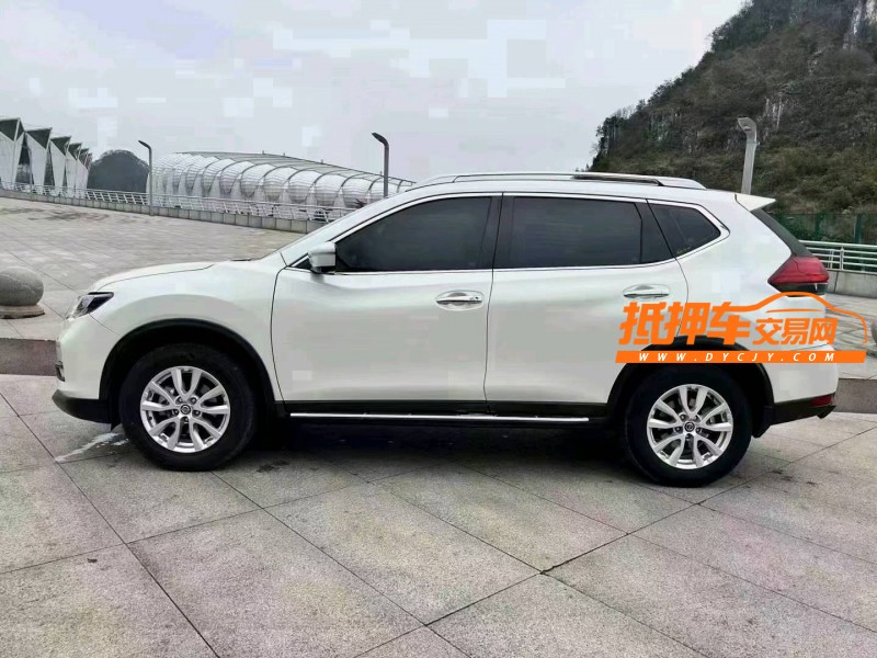黔東南19年日產奇駿7