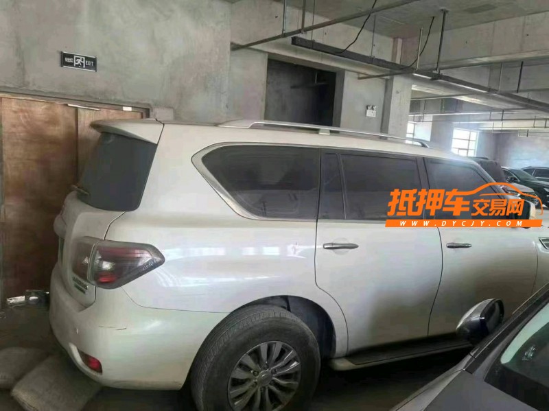 保定18年日产途乐4