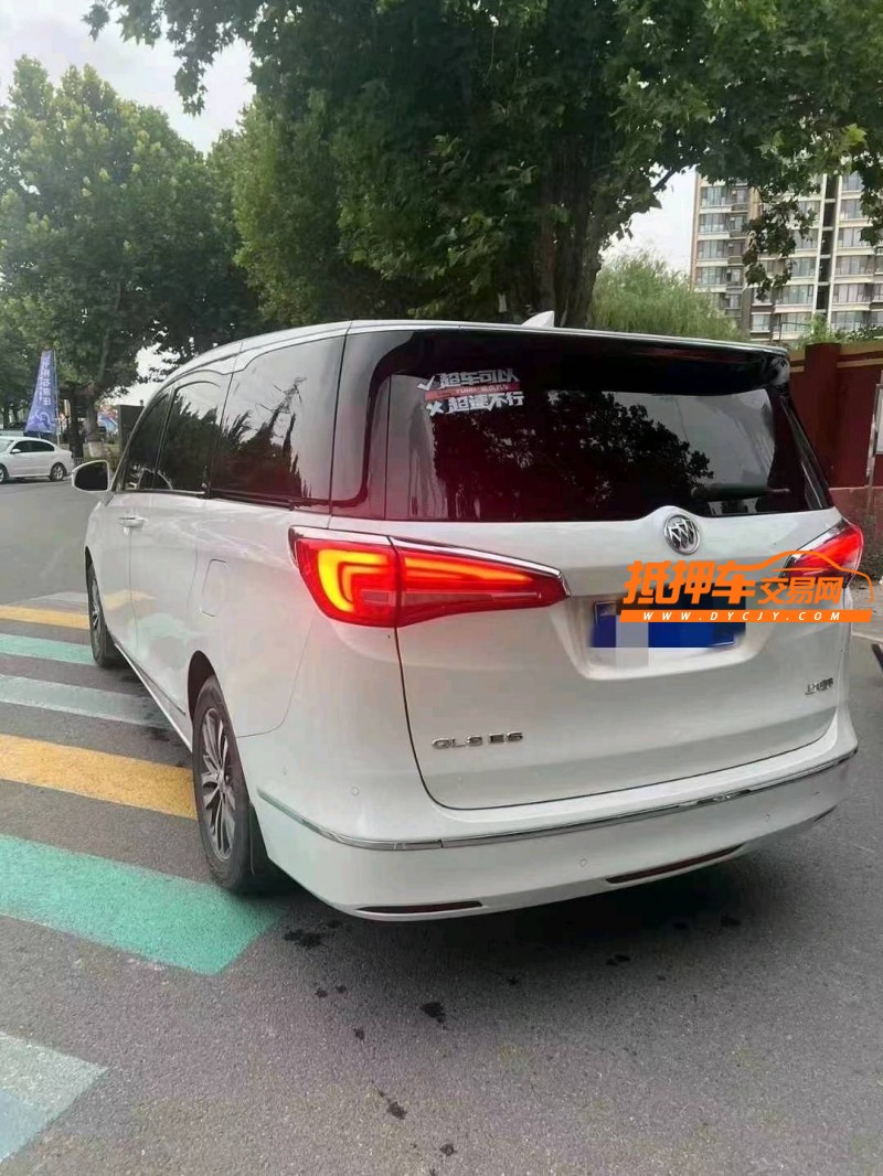 保定17年别克GL86