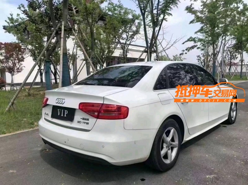 济宁14年奥迪A4L8