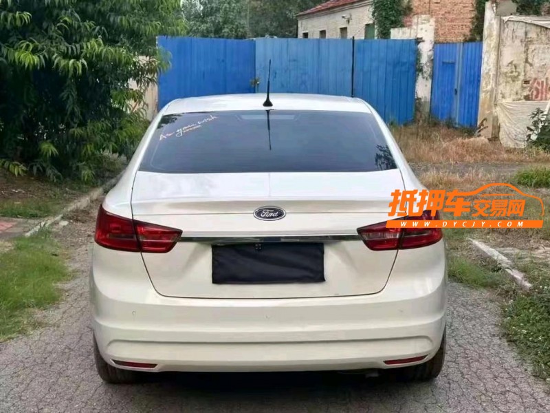 菏泽17年福特福睿斯9