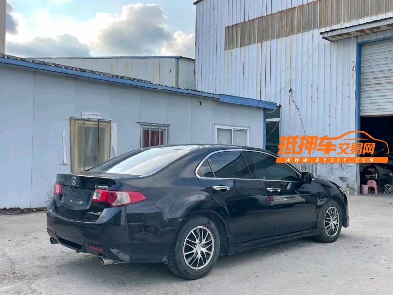 济宁11年本田思铂睿8
