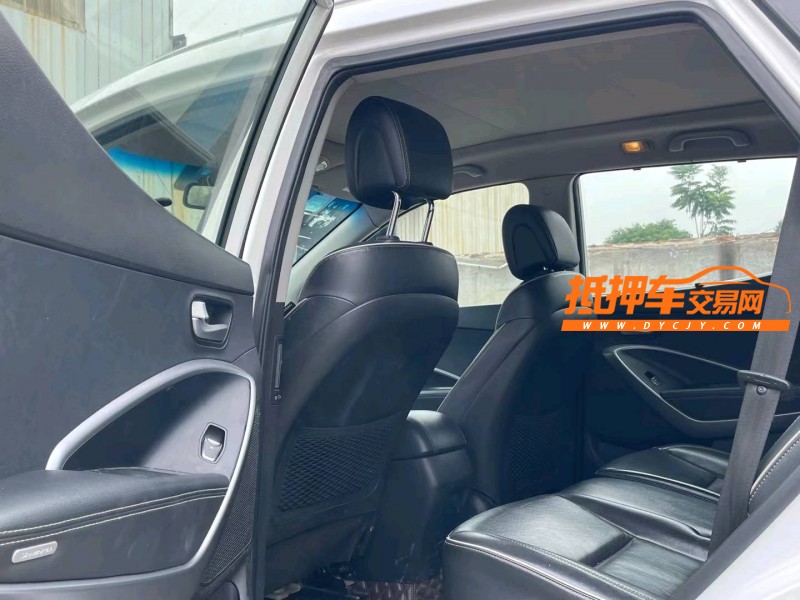 济宁17年现代新胜达5