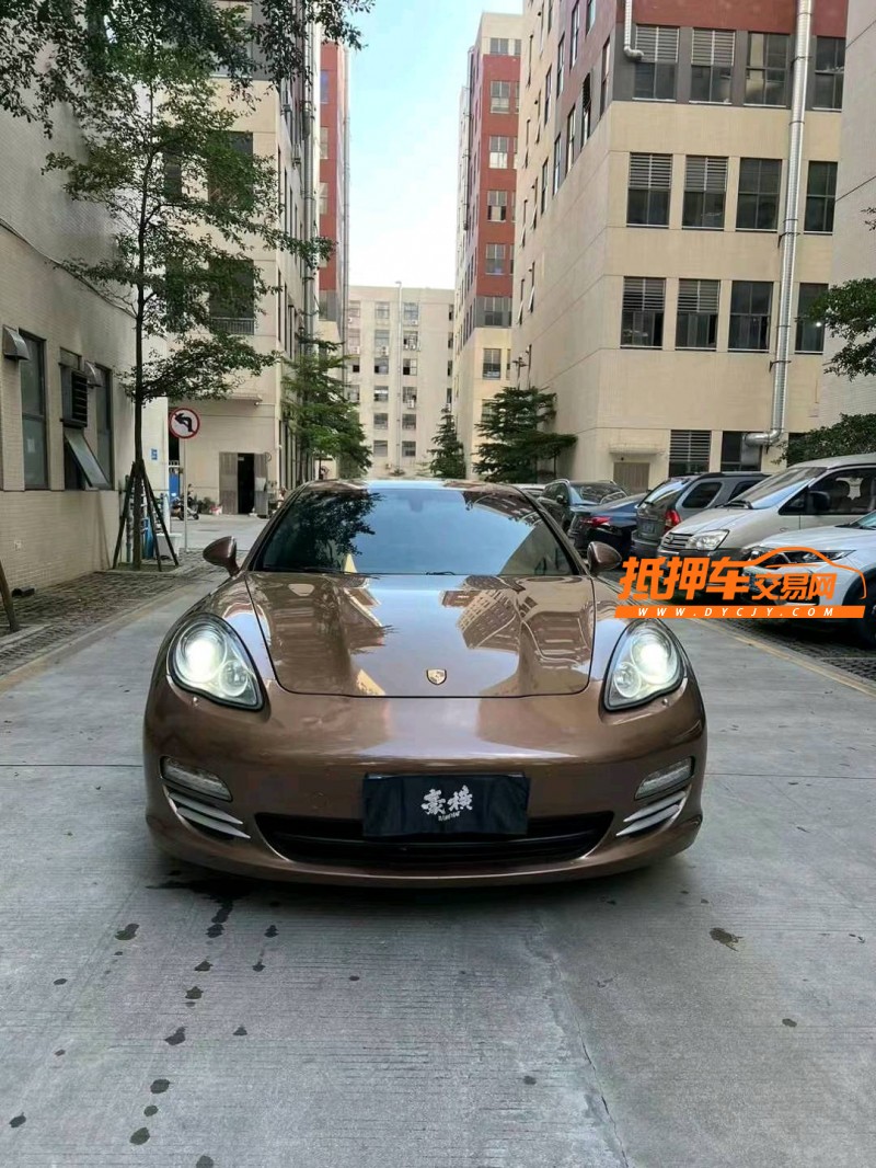 广州12年保时捷帕拉梅拉1