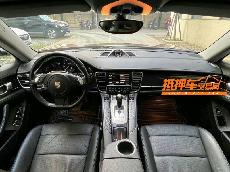 广州12年保时捷帕拉梅拉6