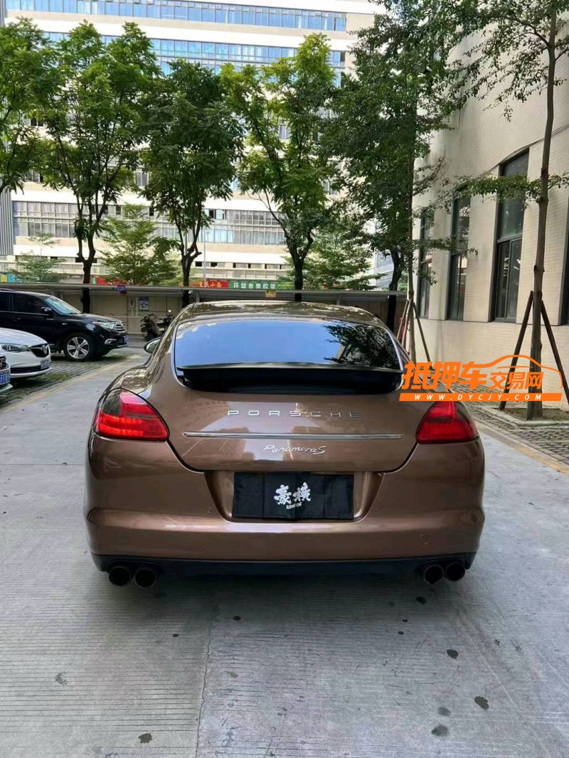 广州12年保时捷帕拉梅拉9