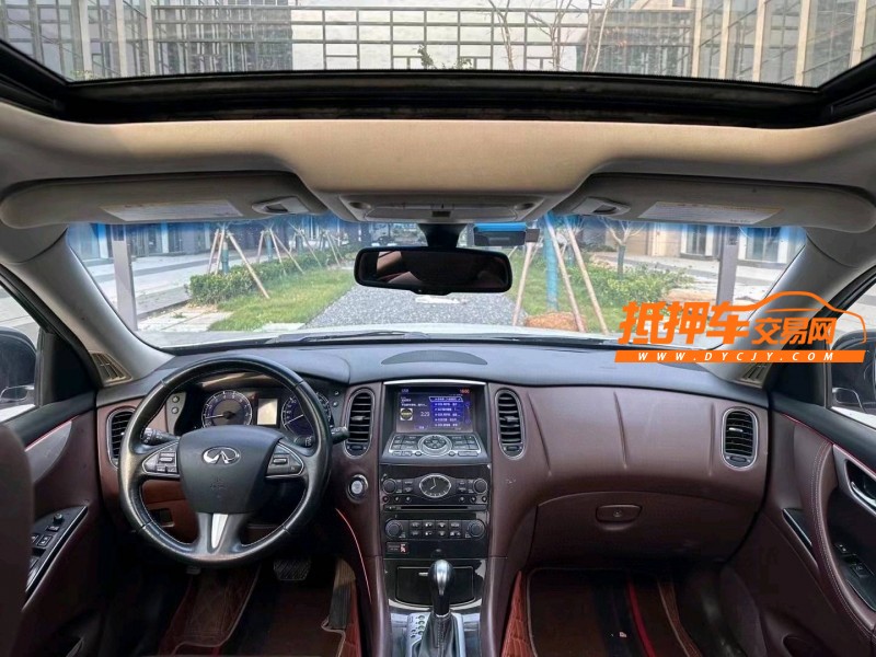 青島17年英菲尼迪QX506