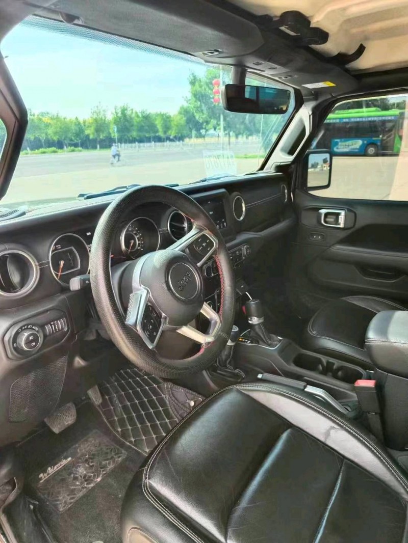 保定19年Jeep牧马人8