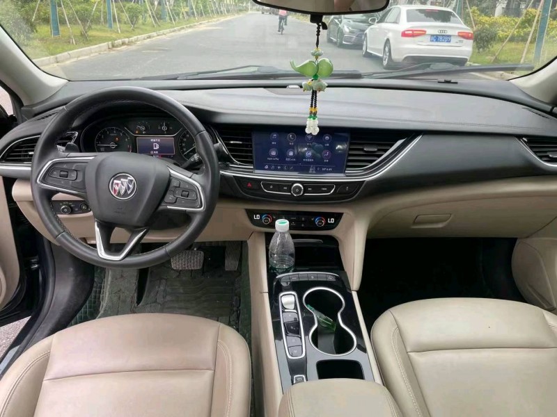 徐州21年别克君威8