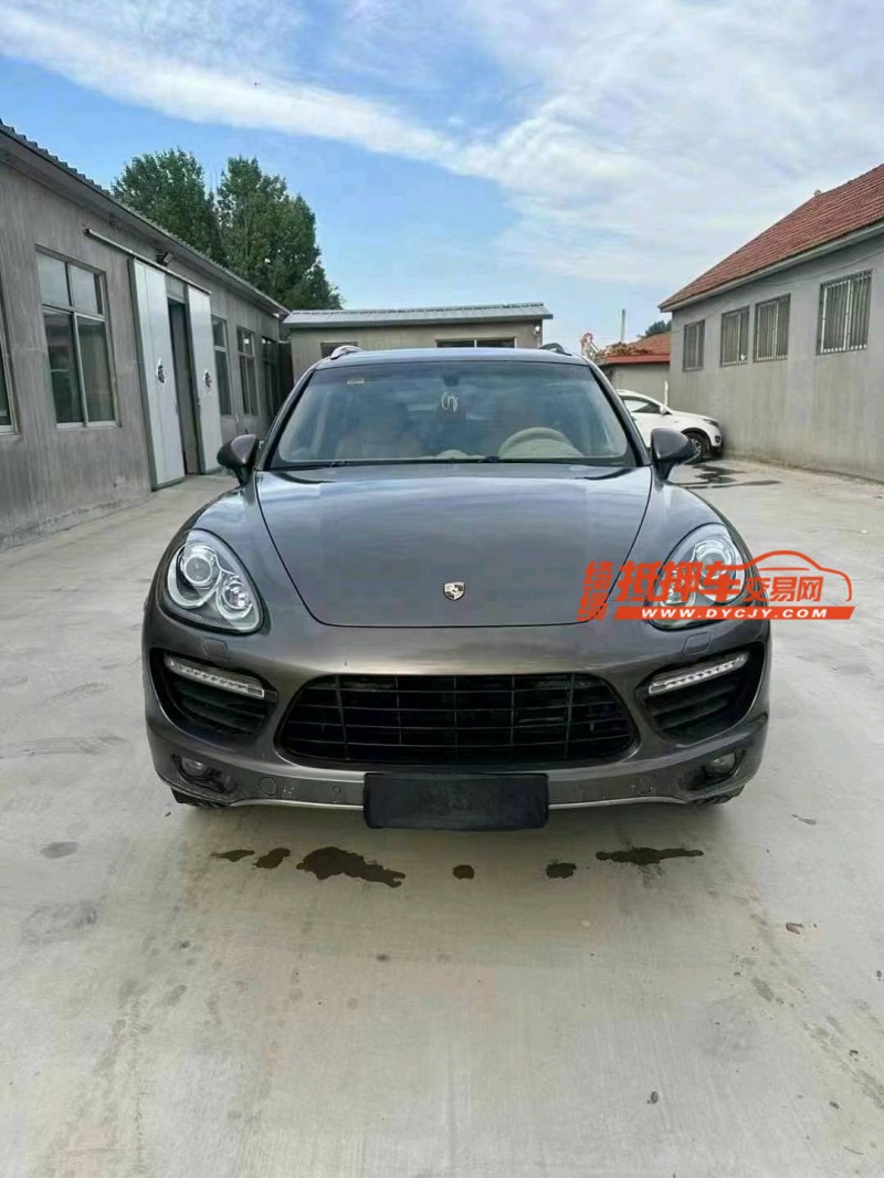 潍坊13年保时捷卡宴1